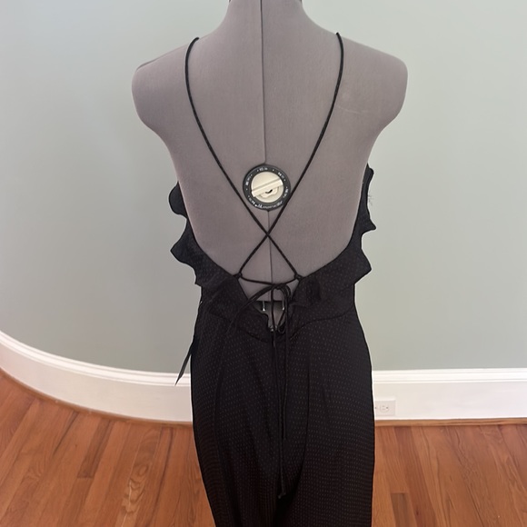 NSR ruffle neckline sleeveless jumpsuit size large - Picture 5 of 8